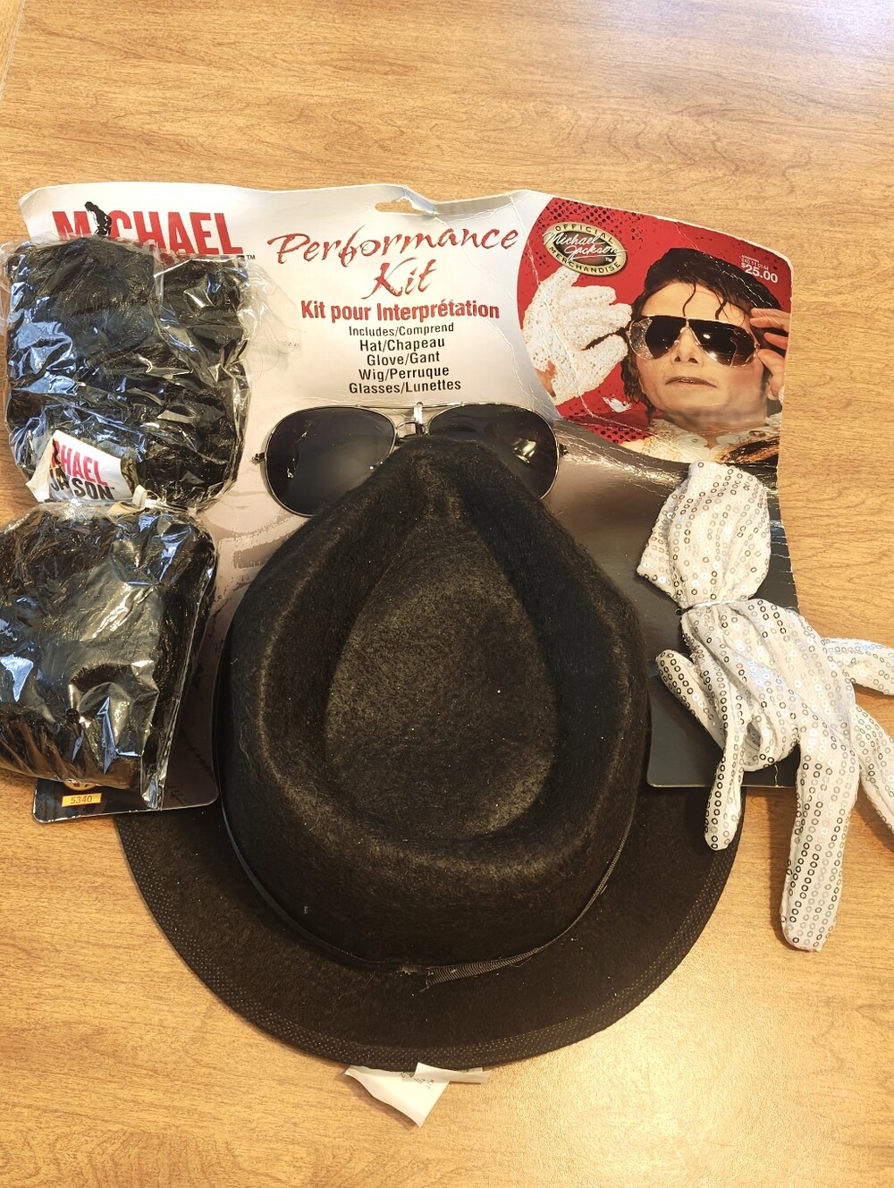 Michael Jackson costume kit.  King of Pop's most iconic accessories NEW One Size